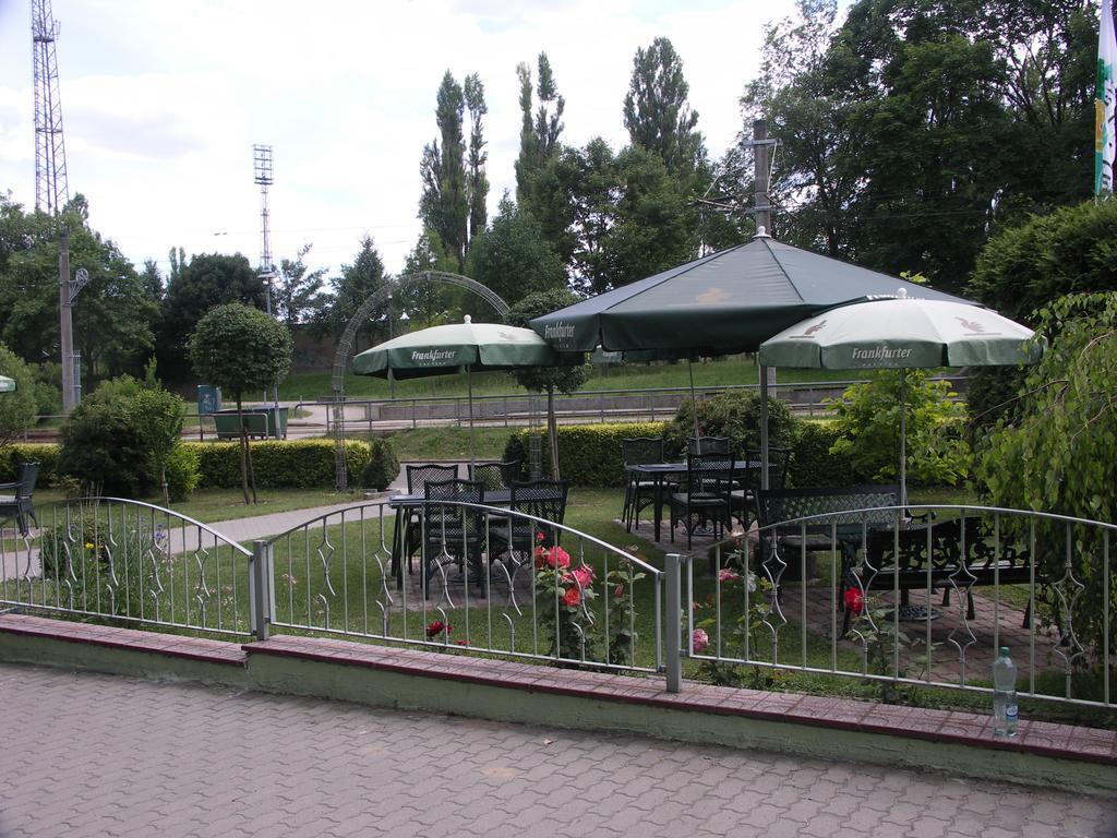 3 Sterne Hotel Frankfurt-Oder Zur Alten Oder Frankfurt  Bagian luar foto